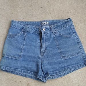 Sketchers Jean Shorts ( small )  SUPER COMFY !!